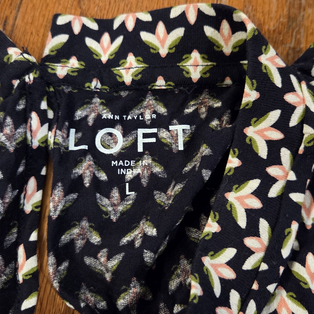 LOFT Black, Cream, And Pink Large Flower Bud Tunic - Picture 2 of 2